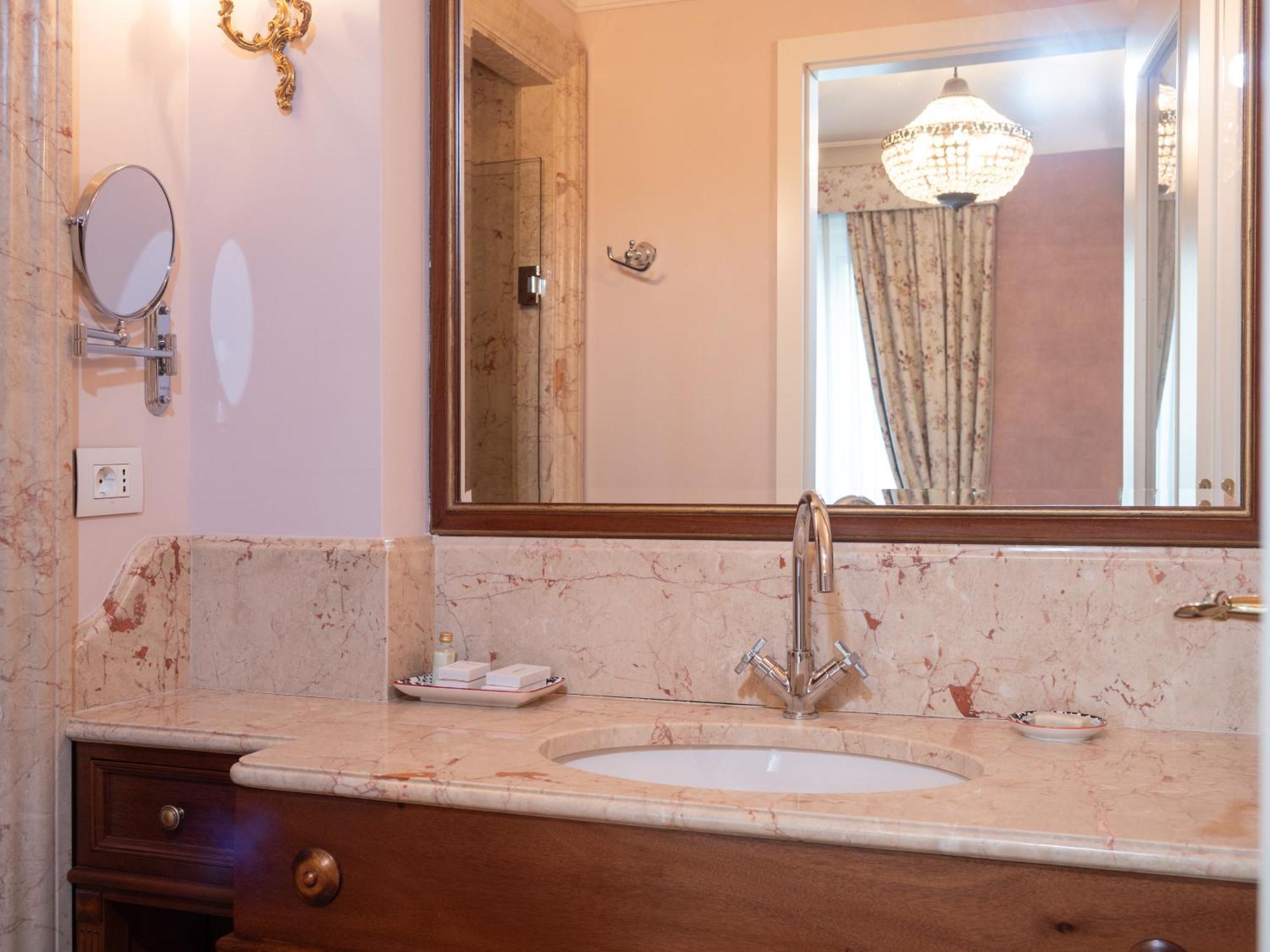 Ebel Boutique Hotel تيرانا المظهر الخارجي الصورة