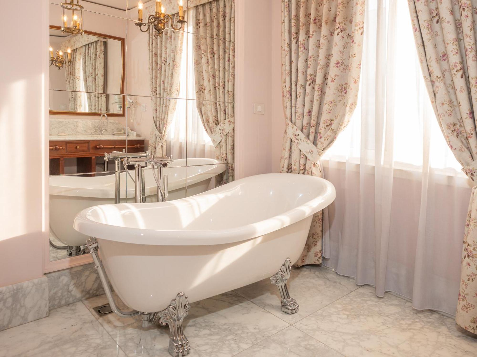 Ebel Boutique Hotel تيرانا المظهر الخارجي الصورة